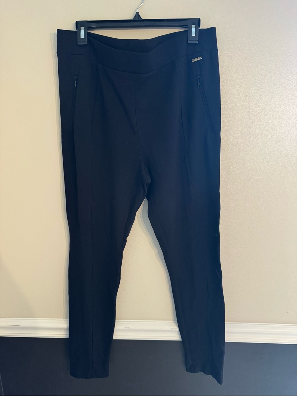 T Tahari Women's Black Stretch Ponte Slim Pants